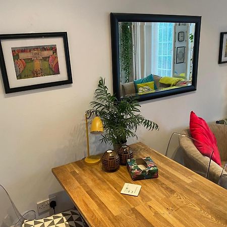 True Colours Apartment In Central Location Bangor  Zewnętrze zdjęcie