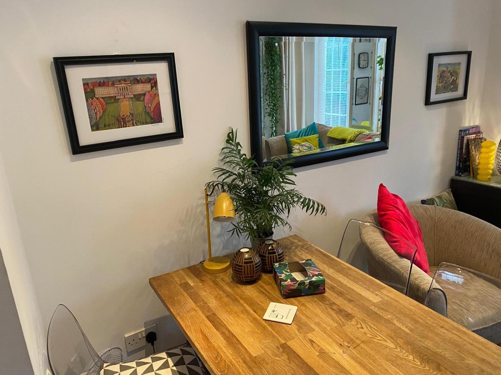True Colours Apartment In Central Location Bangor  Zewnętrze zdjęcie