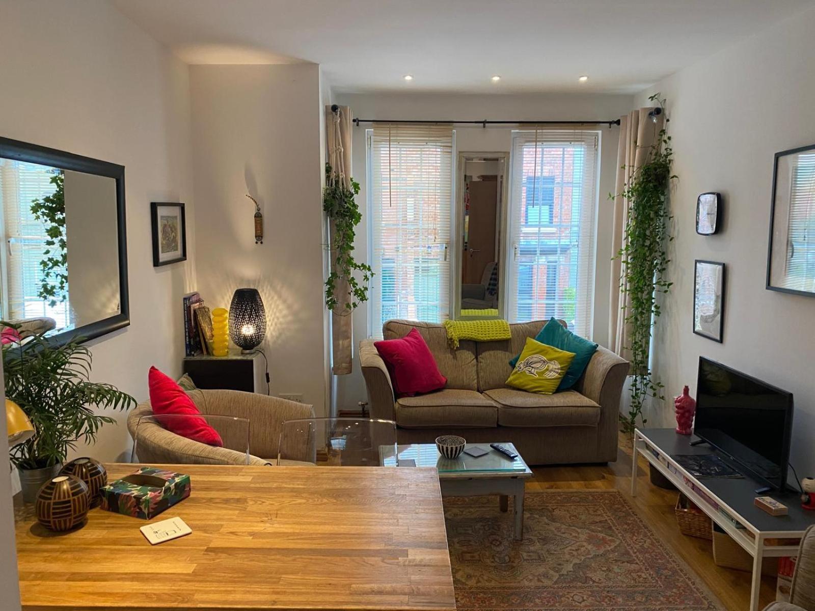 True Colours Apartment In Central Location Bangor  Zewnętrze zdjęcie