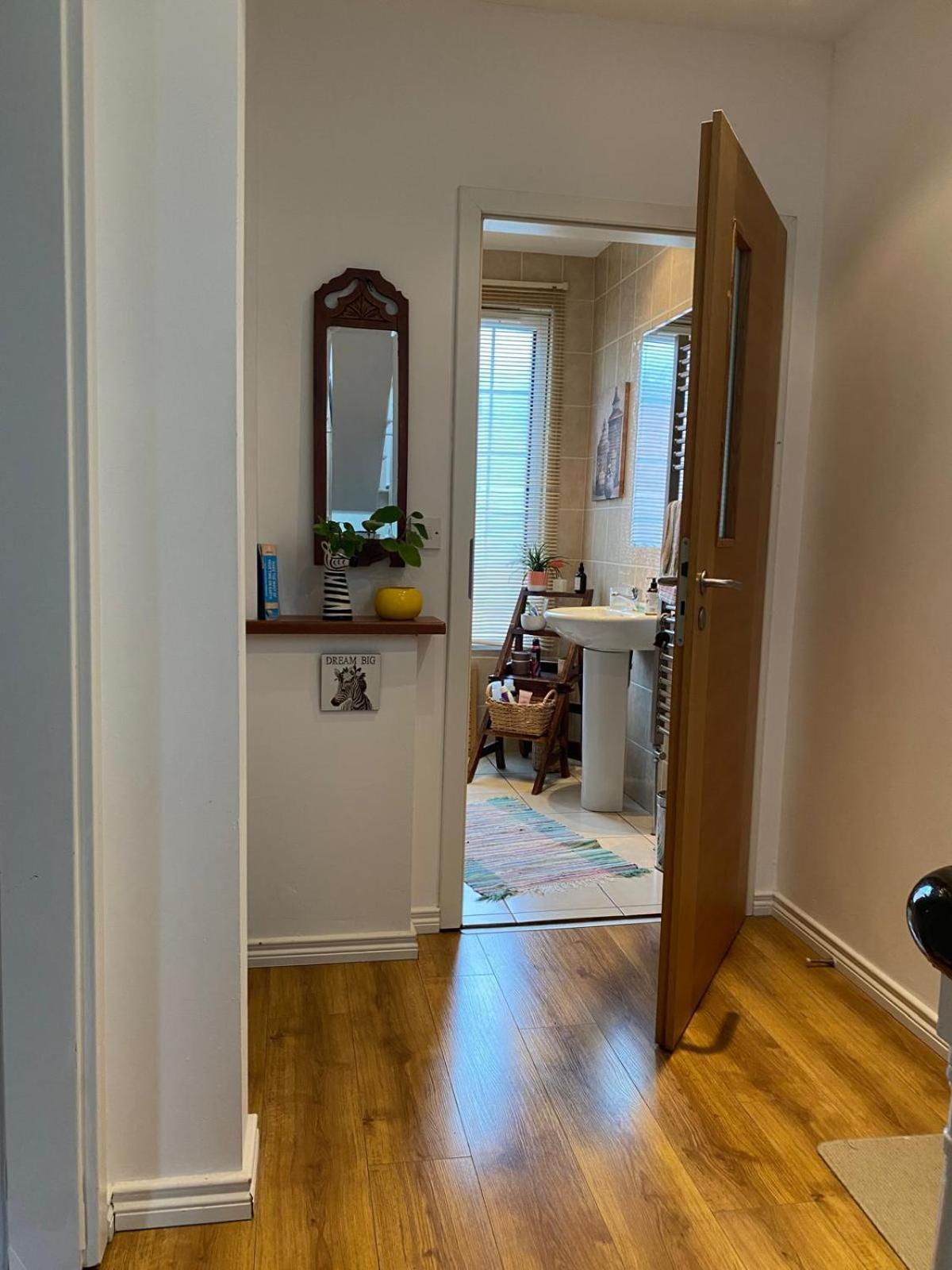 True Colours Apartment In Central Location Bangor  Zewnętrze zdjęcie